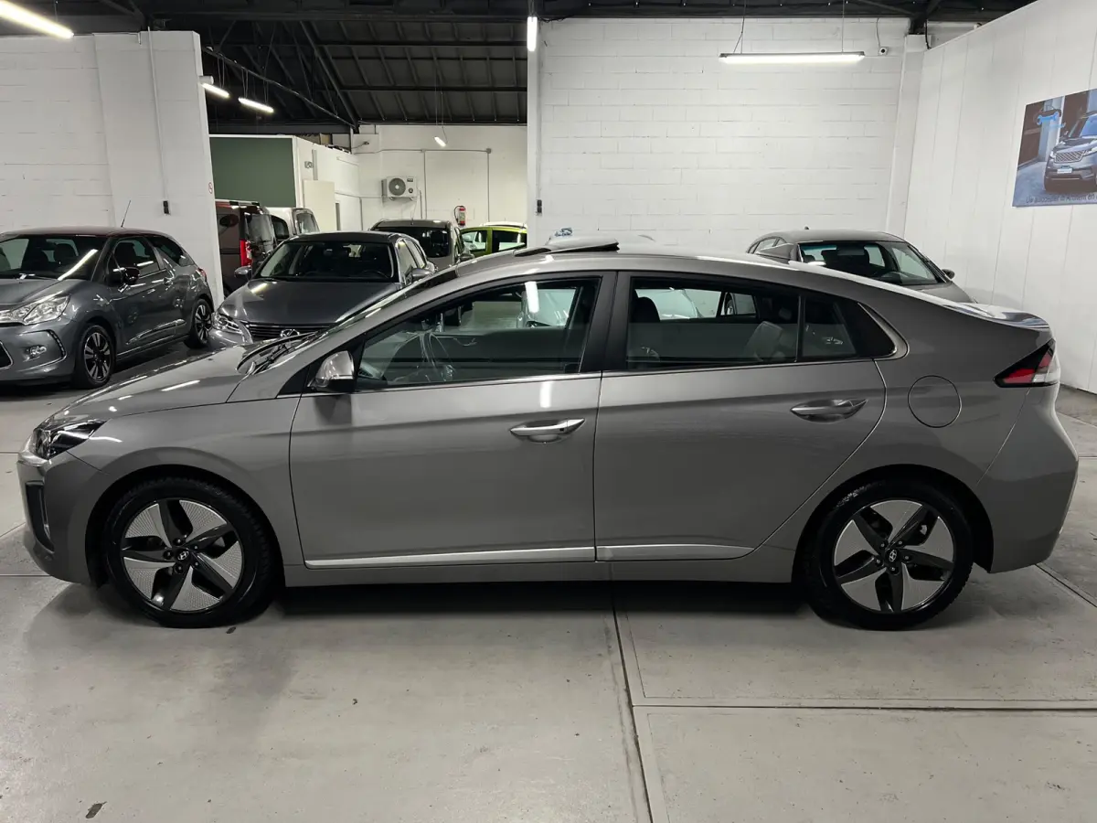 1.6 GDi Premium - Plus Sky Hybrid Automaat