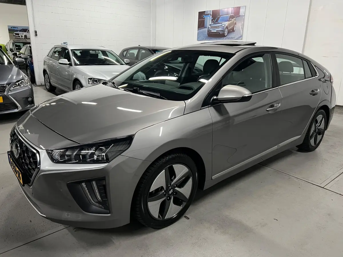 1.6 GDi Premium - Plus Sky Hybrid Automaat