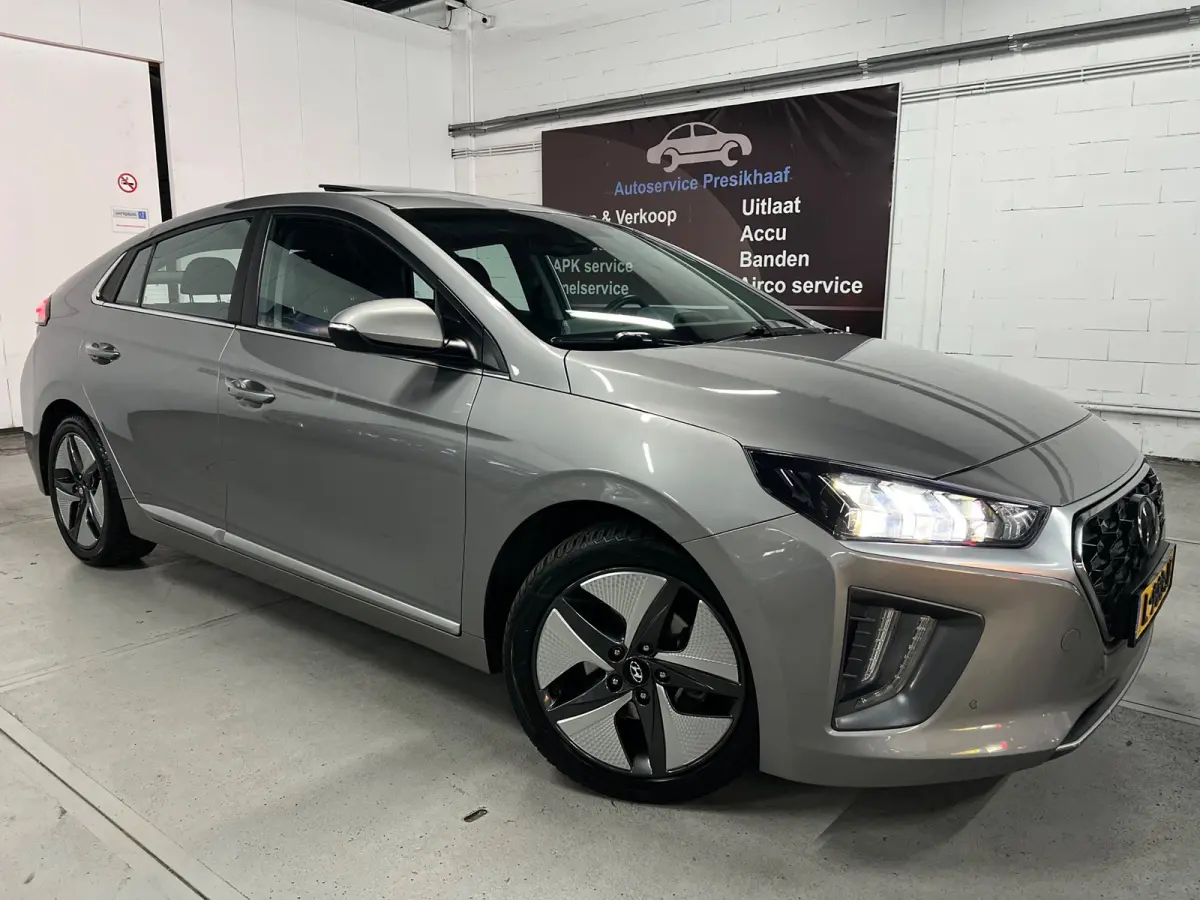 1.6 GDi Premium - Plus Sky Hybrid Automaat