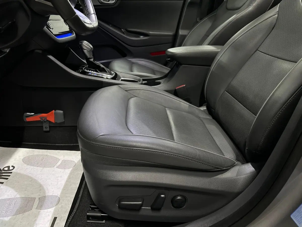 1.6 GDi Premium - Plus Sky Hybrid Automaat