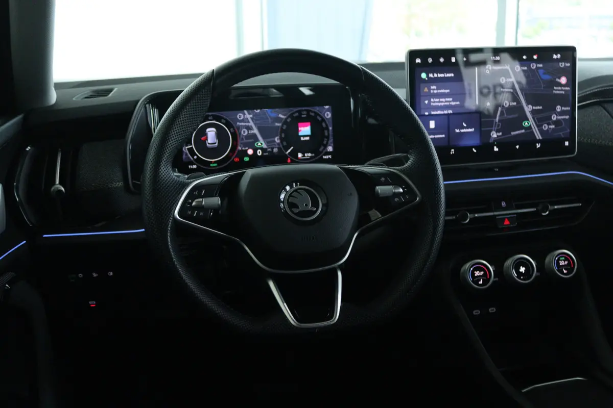 1.5 TSI MHEV Tour Edition | Adapt. Cruise | Stoelverwarming | Elektr. Stoel | Camera | Elektr. Klep | Keyless | Travel Assist | Memory | LED