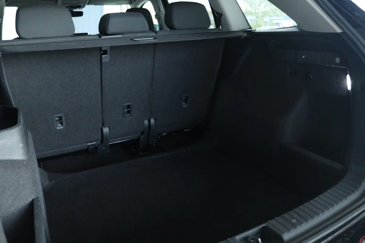 1.5 TSI MHEV Tour Edition | Adapt. Cruise | Stoelverwarming | Elektr. Stoel | Camera | Elektr. Klep | Keyless | Travel Assist | Memory | LED