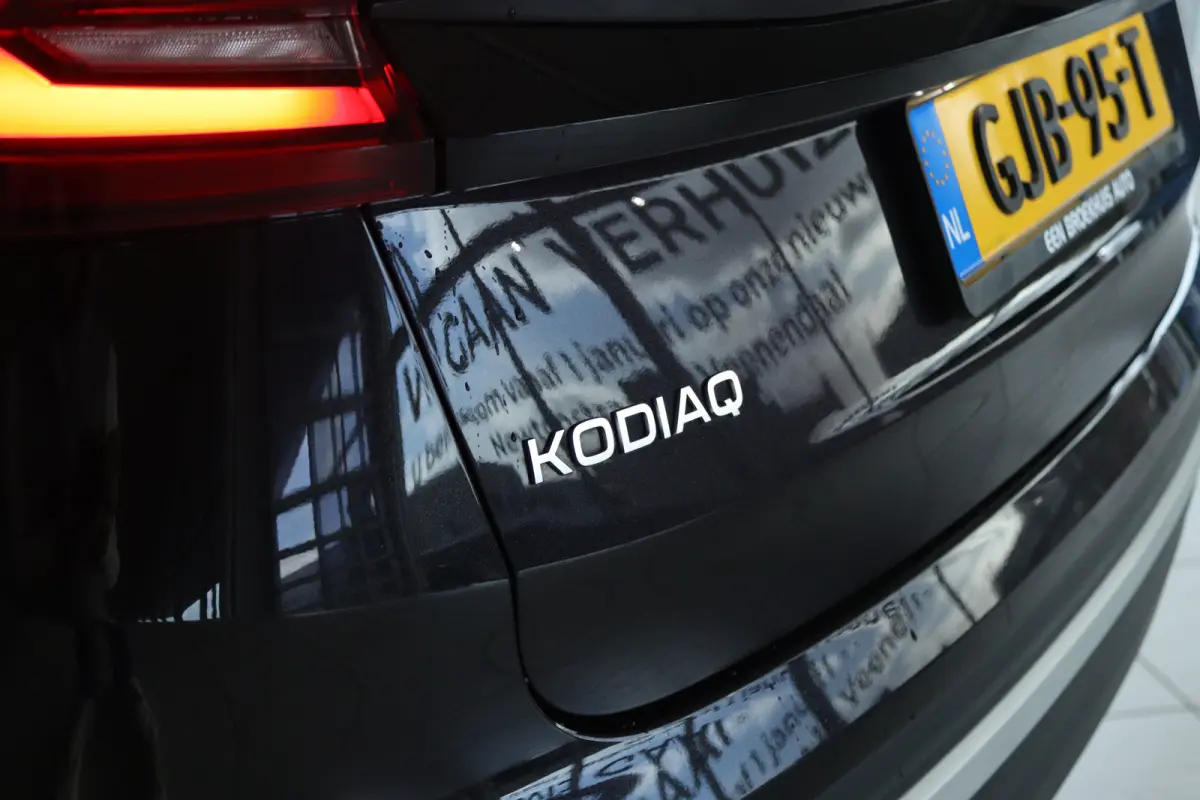 1.5 TSI MHEV Tour Edition | Adapt. Cruise | Stoelverwarming | Elektr. Stoel | Camera | Elektr. Klep | Keyless | Travel Assist | Memory | LED