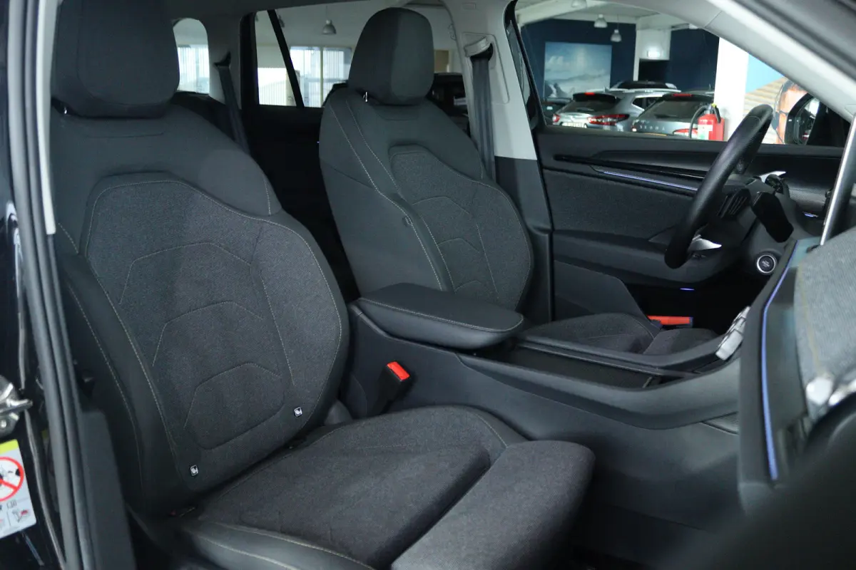 1.5 TSI MHEV Tour Edition | Adapt. Cruise | Stoelverwarming | Elektr. Stoel | Camera | Elektr. Klep | Keyless | Travel Assist | Memory | LED
