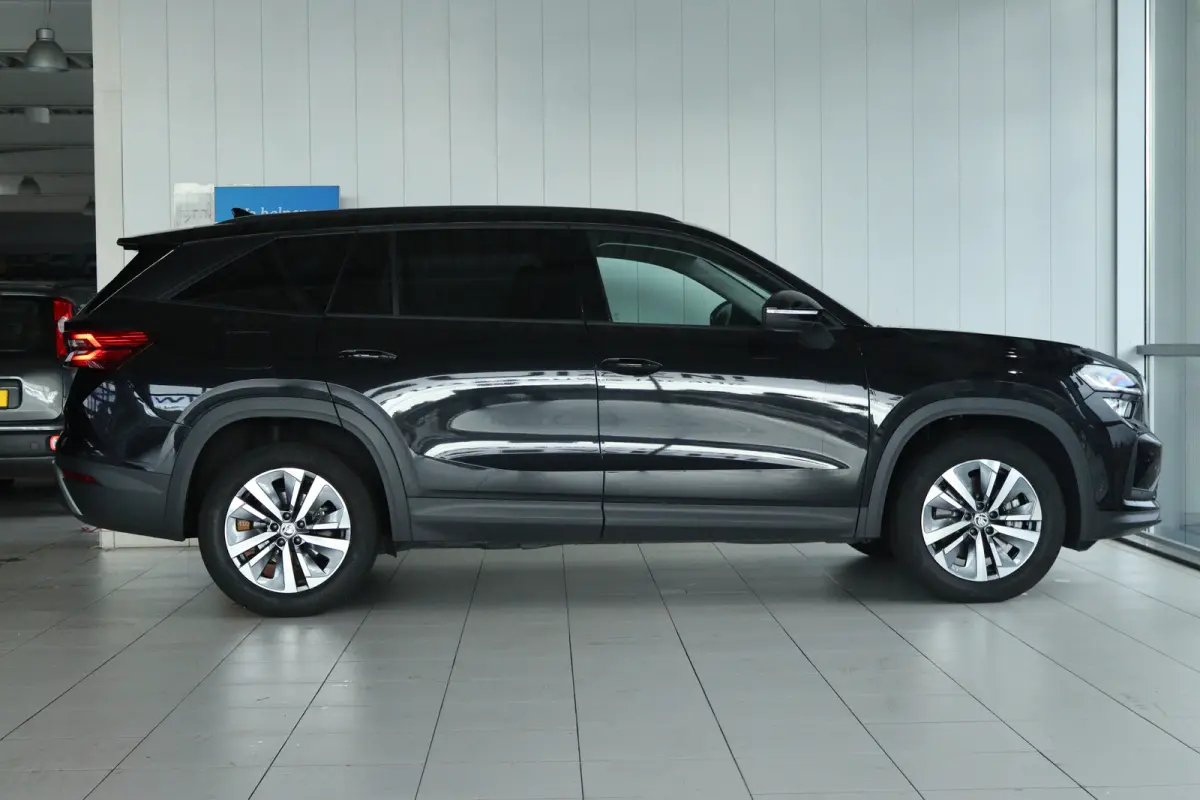 1.5 TSI MHEV Tour Edition | Adapt. Cruise | Stoelverwarming | Elektr. Stoel | Camera | Elektr. Klep | Keyless | Travel Assist | Memory | LED