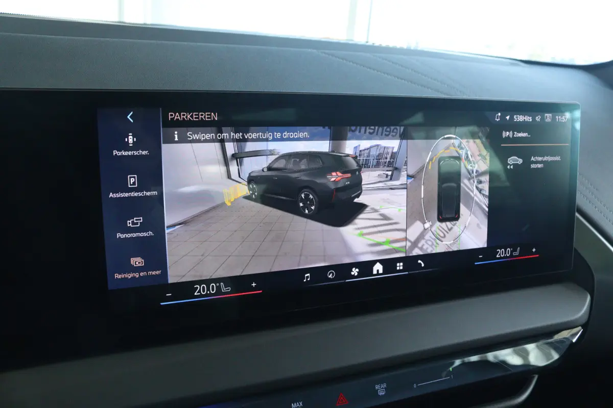30e xDrive M-Sport | Harman & Kardon | Head-up | 360 Camera | Panoramadak | Stoelverwarming | Iconic Glow | Memory | Adaptief Led |