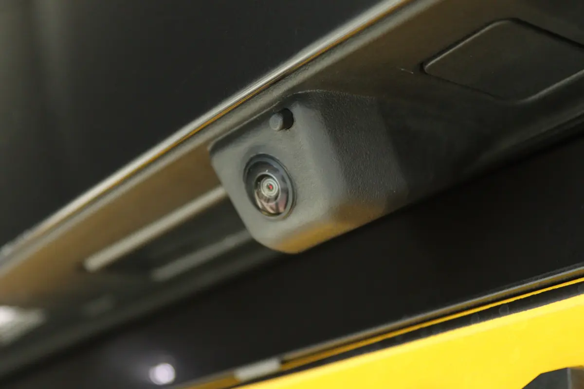 30e xDrive M-Sport | Harman & Kardon | Head-up | 360 Camera | Panoramadak | Stoelverwarming | Iconic Glow | Memory | Adaptief Led |