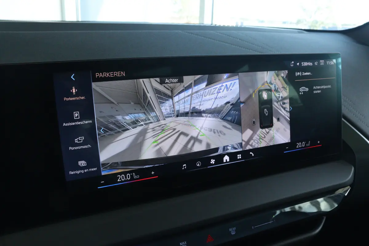 30e xDrive M-Sport | Harman & Kardon | Head-up | 360 Camera | Panoramadak | Stoelverwarming | Iconic Glow | Memory | Adaptief Led |