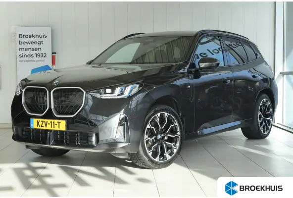 30e xDrive M-Sport | Harman & Kardon | Head-up | 360 Camera | Panoramadak | Stoelverwarming | Iconic Glow | Memory | Adaptief Led |