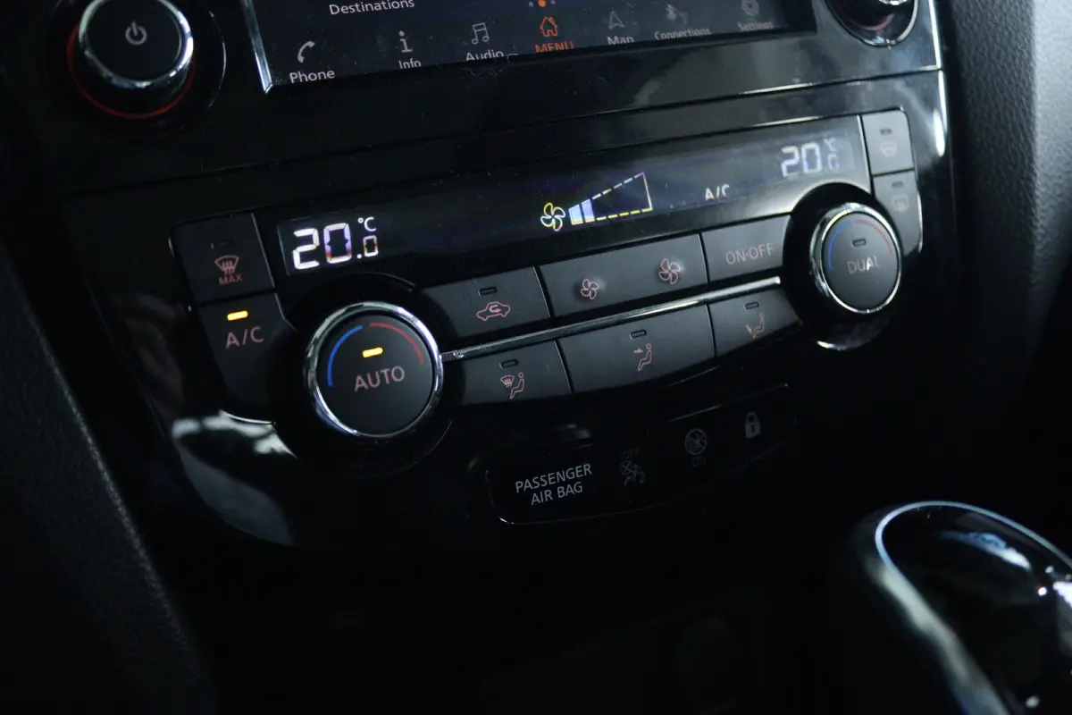 1.3 DIG-T N-Connecta | Cruise Control | Stoelverwarming | 360 Camera | Panoramadak | Keyless | LED | LMV | Navi | Climate