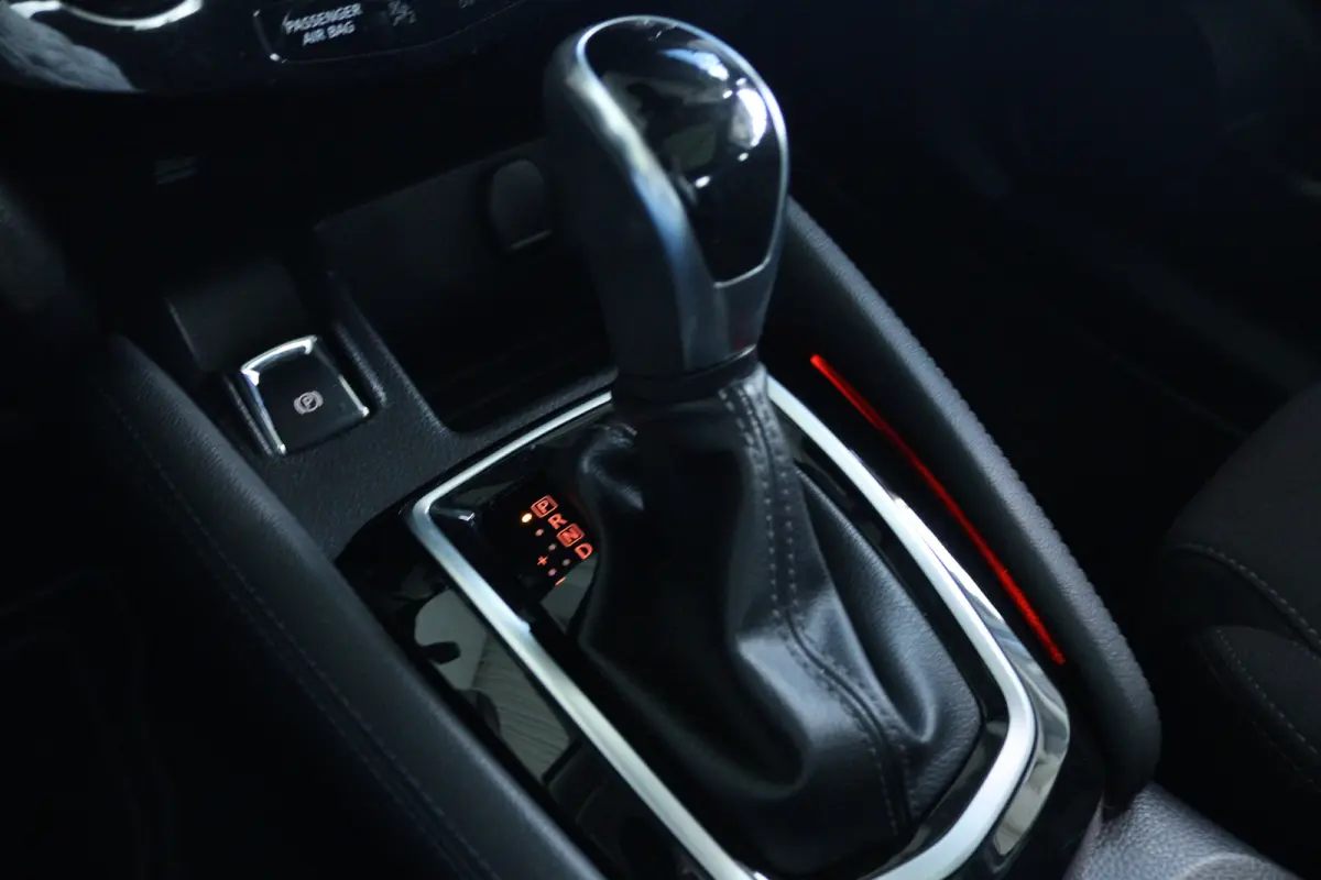 1.3 DIG-T N-Connecta | Cruise Control | Stoelverwarming | 360 Camera | Panoramadak | Keyless | LED | LMV | Navi | Climate