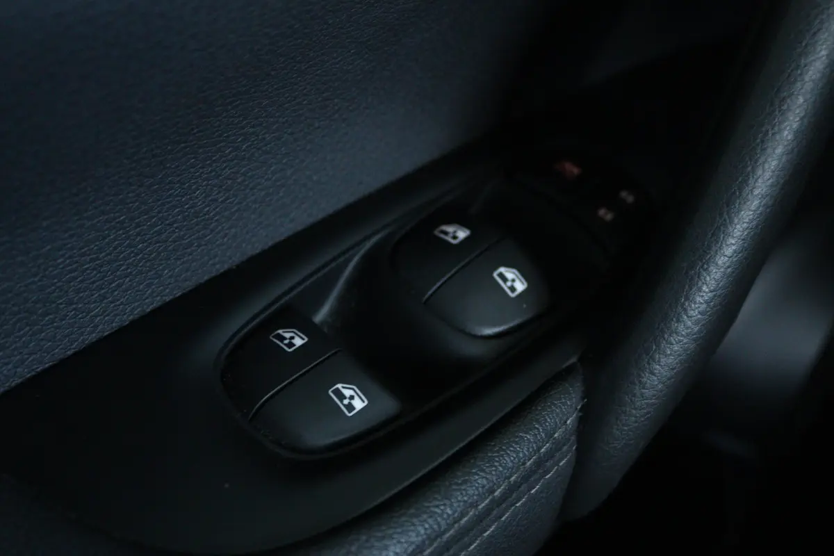 1.3 DIG-T N-Connecta | Cruise Control | Stoelverwarming | 360 Camera | Panoramadak | Keyless | LED | LMV | Navi | Climate