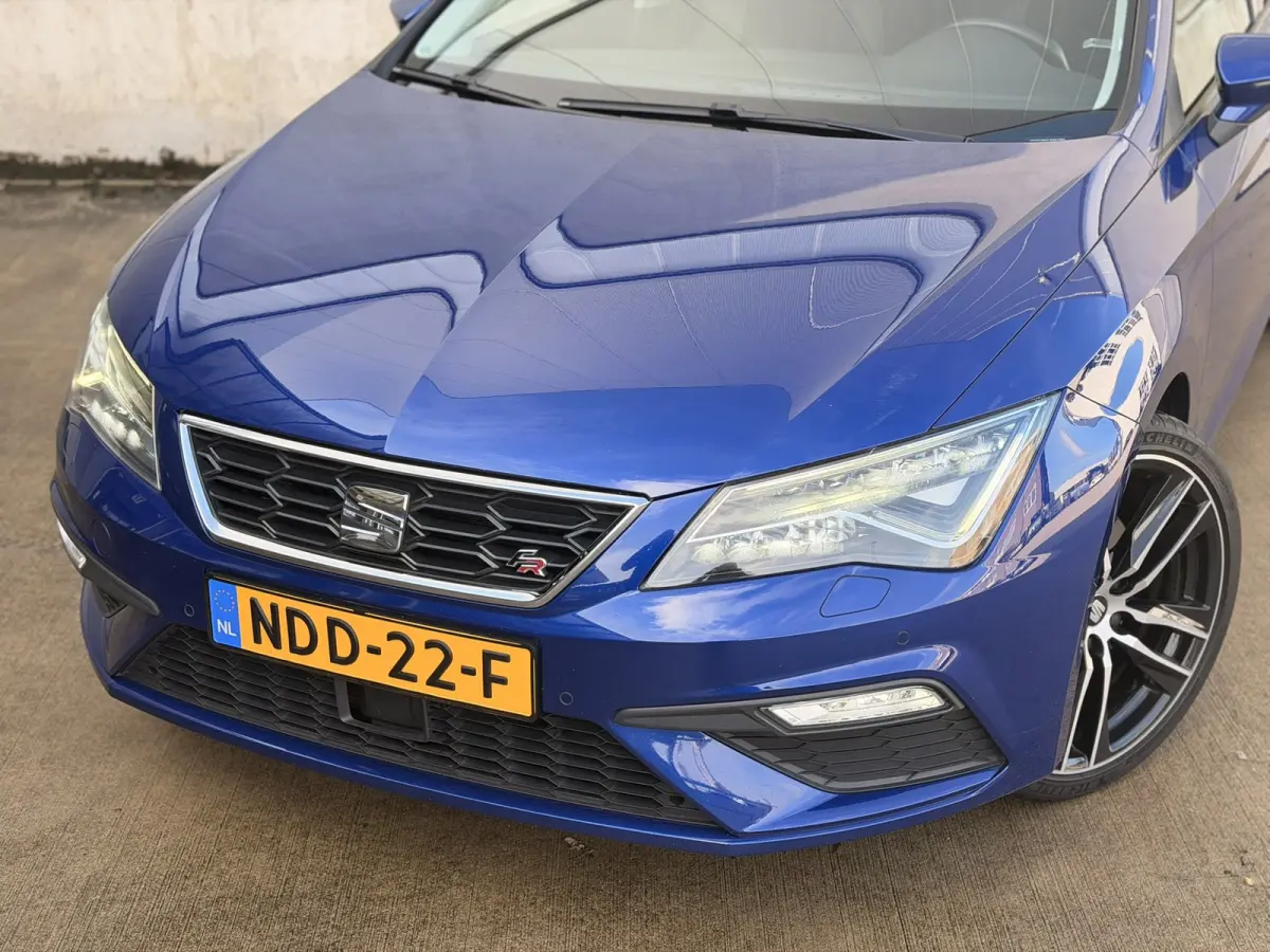 FR 1.8 TSI DSG Pano 19'' Sound CarPlay ACC Leder/alca LED