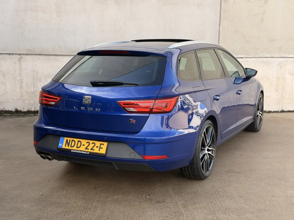 FR 1.8 TSI DSG Pano 19'' Sound CarPlay ACC Leder/alca LED