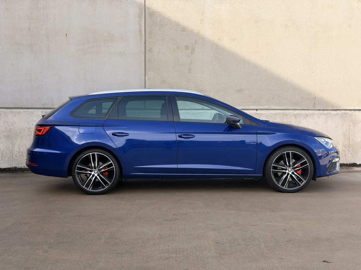 FR 1.8 TSI DSG Pano 19'' Sound CarPlay ACC Leder/alca LED