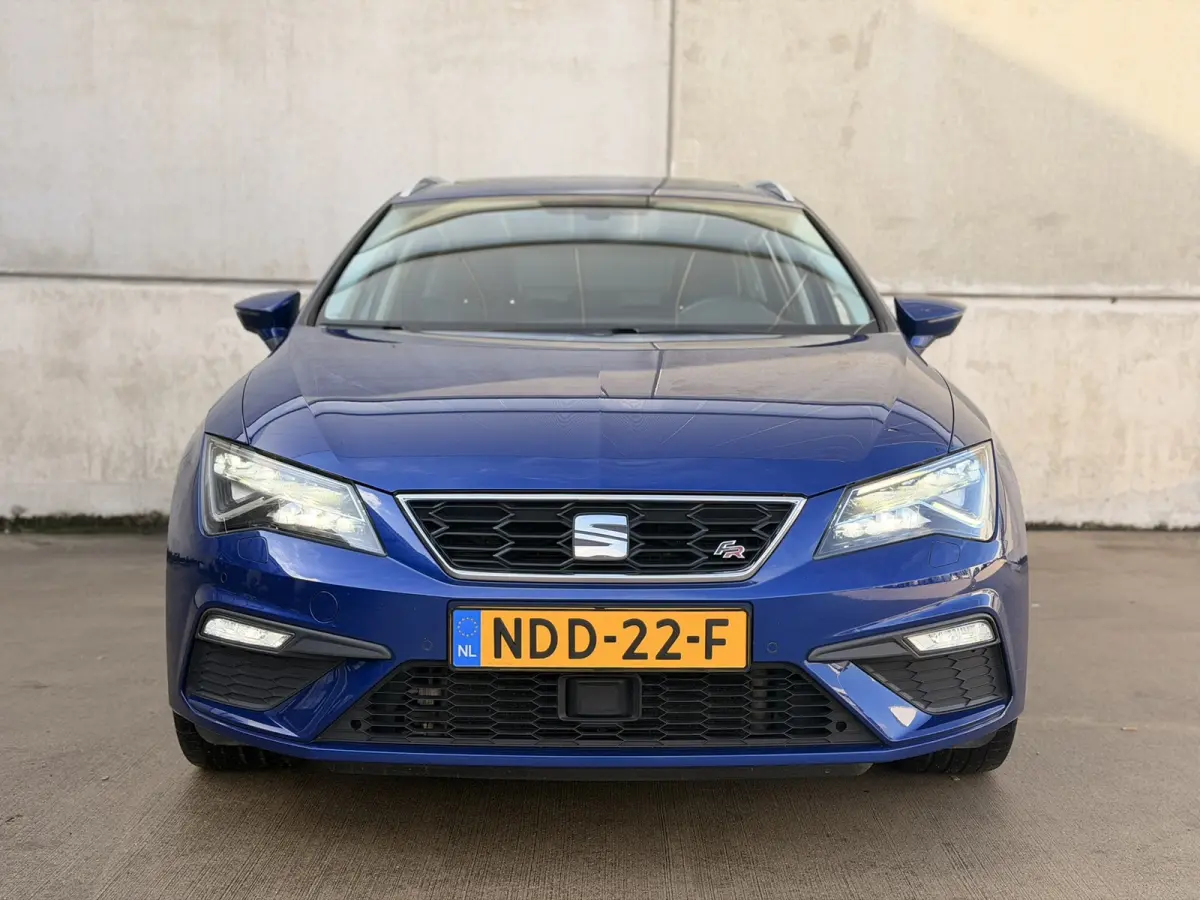 FR 1.8 TSI DSG Pano 19'' Sound CarPlay ACC Leder/alca LED