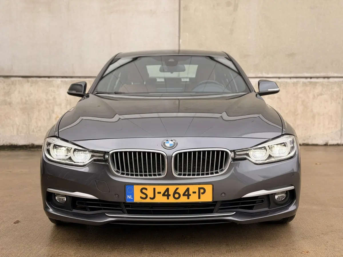 318i Luxury Line Aut. Leder LED Virtual Camera Keyless Navi