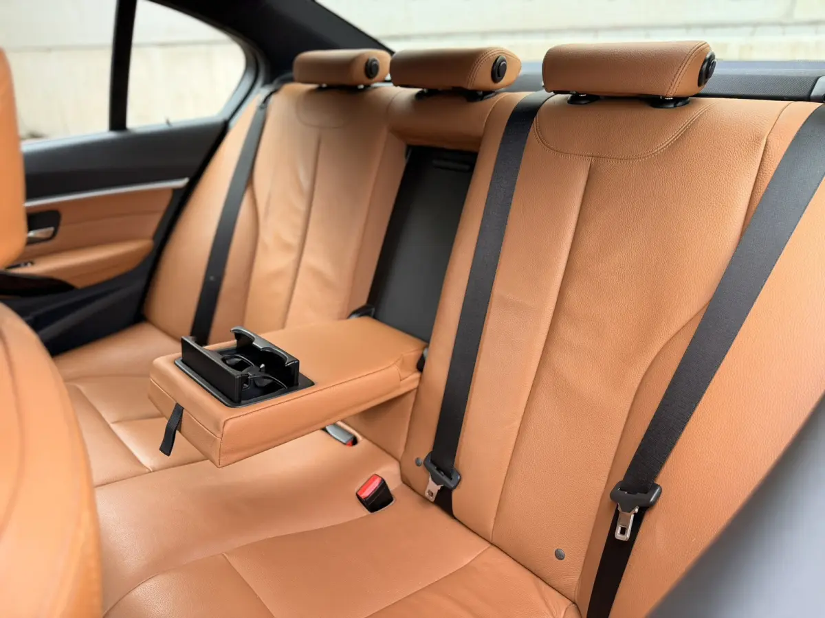 318i Luxury Line Aut. Leder LED Virtual Camera Keyless Navi