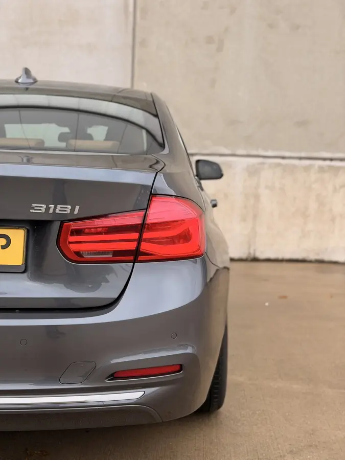 318i Luxury Line Aut. Leder LED Virtual Camera Keyless Navi
