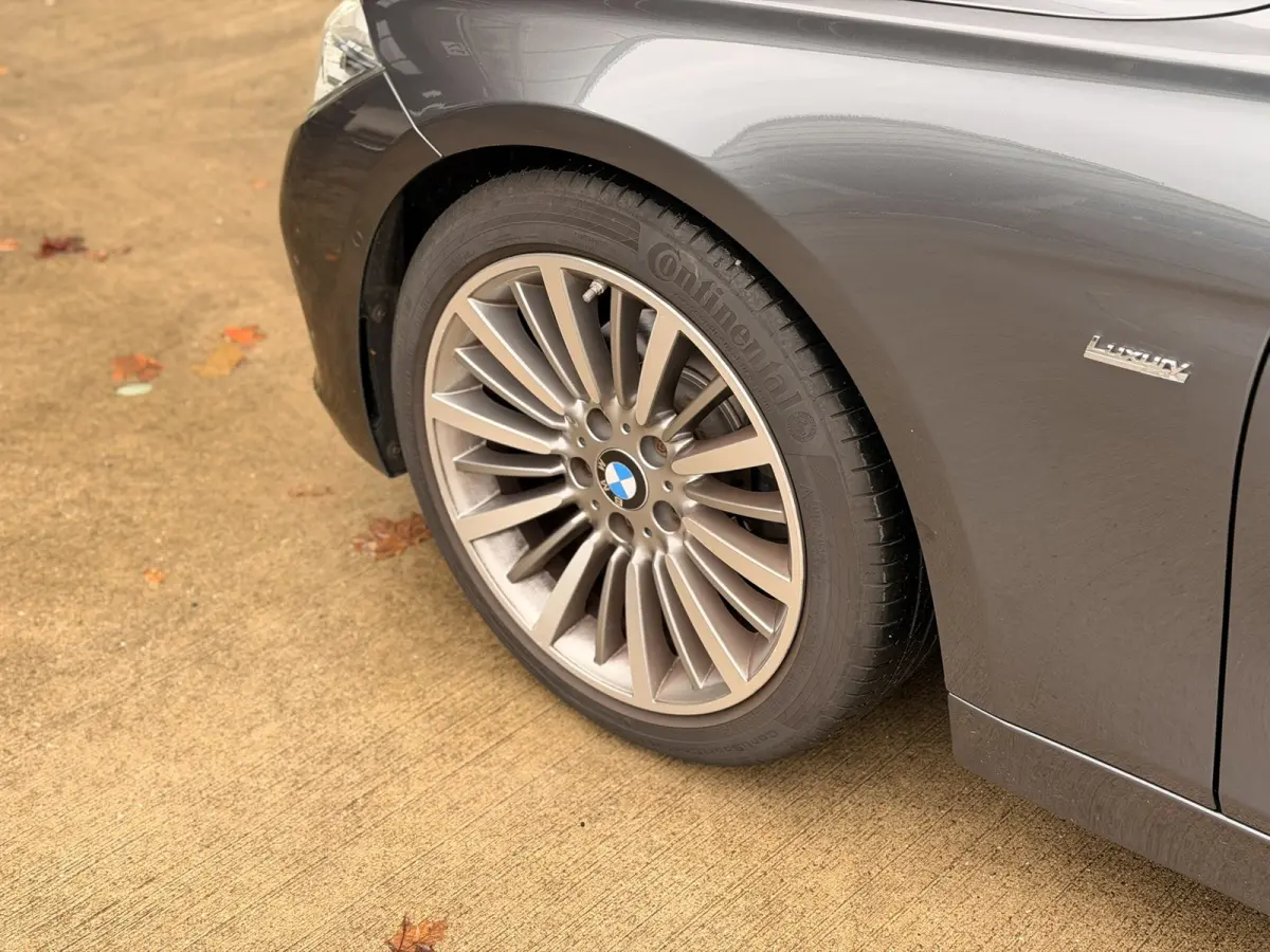 318i Luxury Line Aut. Leder LED Virtual Camera Keyless Navi