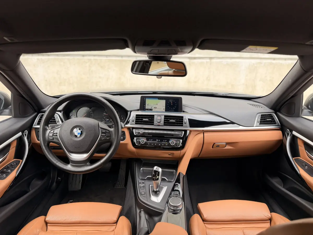 318i Luxury Line Aut. Leder LED Virtual Camera Keyless Navi