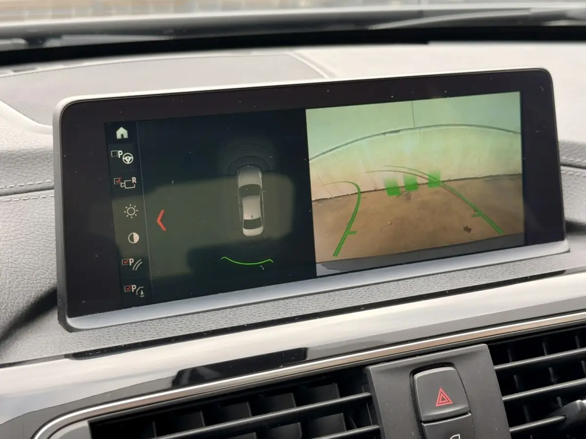 318i Luxury Line Aut. Leder LED Virtual Camera Keyless Navi