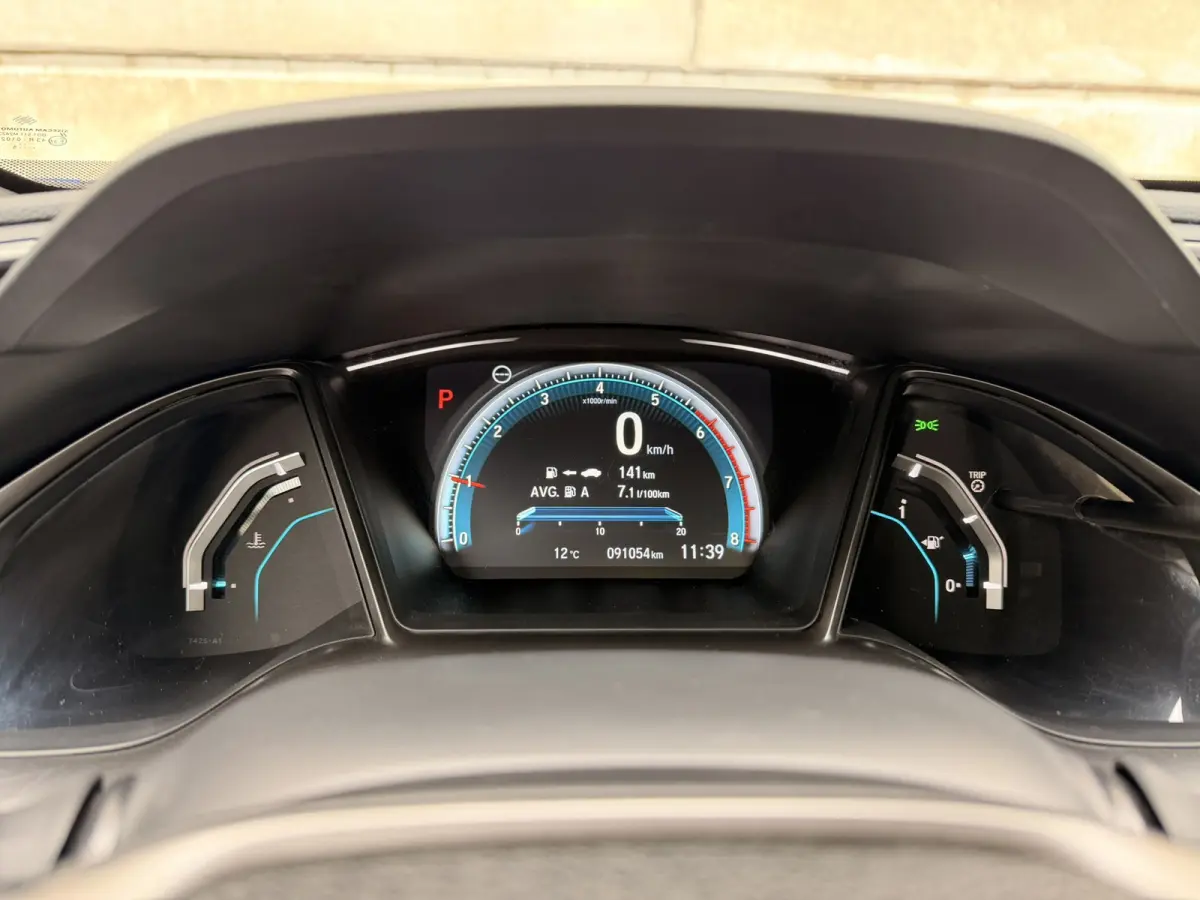 1.0 i-VTEC Aut. Pano Trekh. Camera CarPlay ACC LED Navi
