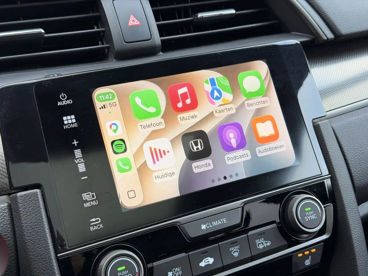 1.0 i-VTEC Aut. Pano Trekh. Camera CarPlay ACC LED Navi