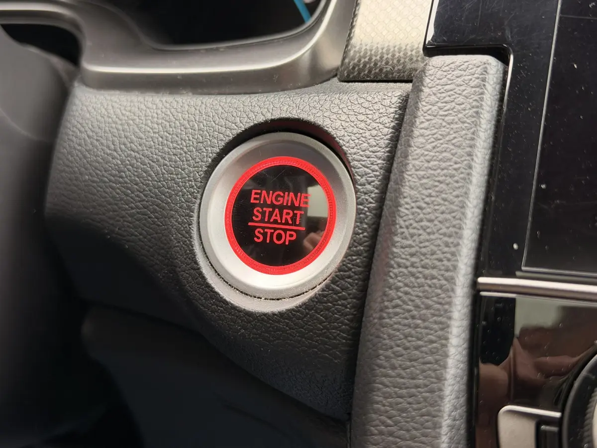 1.0 i-VTEC Aut. Pano Trekh. Camera CarPlay ACC LED Navi