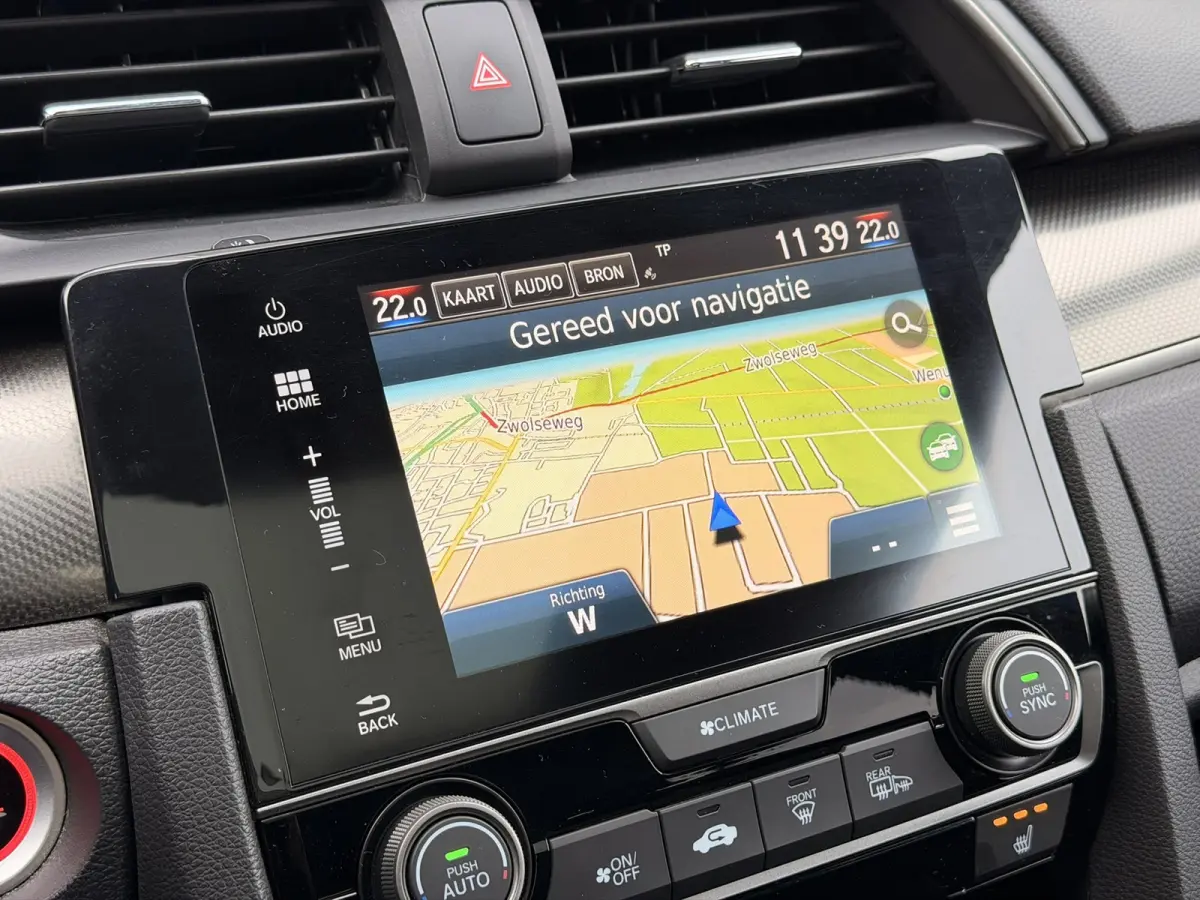 1.0 i-VTEC Aut. Pano Trekh. Camera CarPlay ACC LED Navi