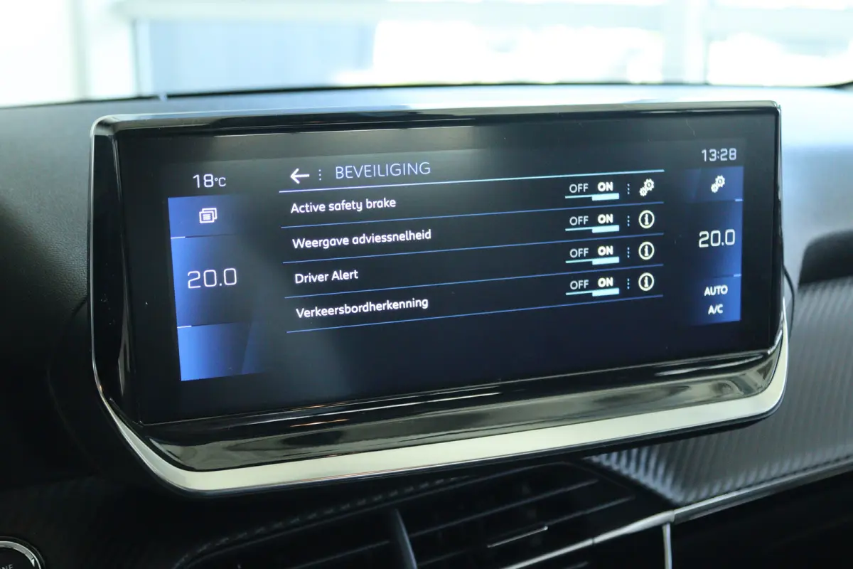 1.2 Turbo Allure Pack | Adapt. Cruise | Stoelverwarming | Carplay | Camera | i-Cockpit | Navigatie | LMV | LED |
