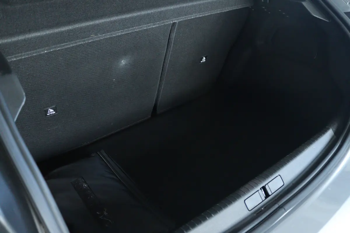 1.2 Turbo Allure Pack | Adapt. Cruise | Stoelverwarming | Carplay | Camera | i-Cockpit | Navigatie | LMV | LED |