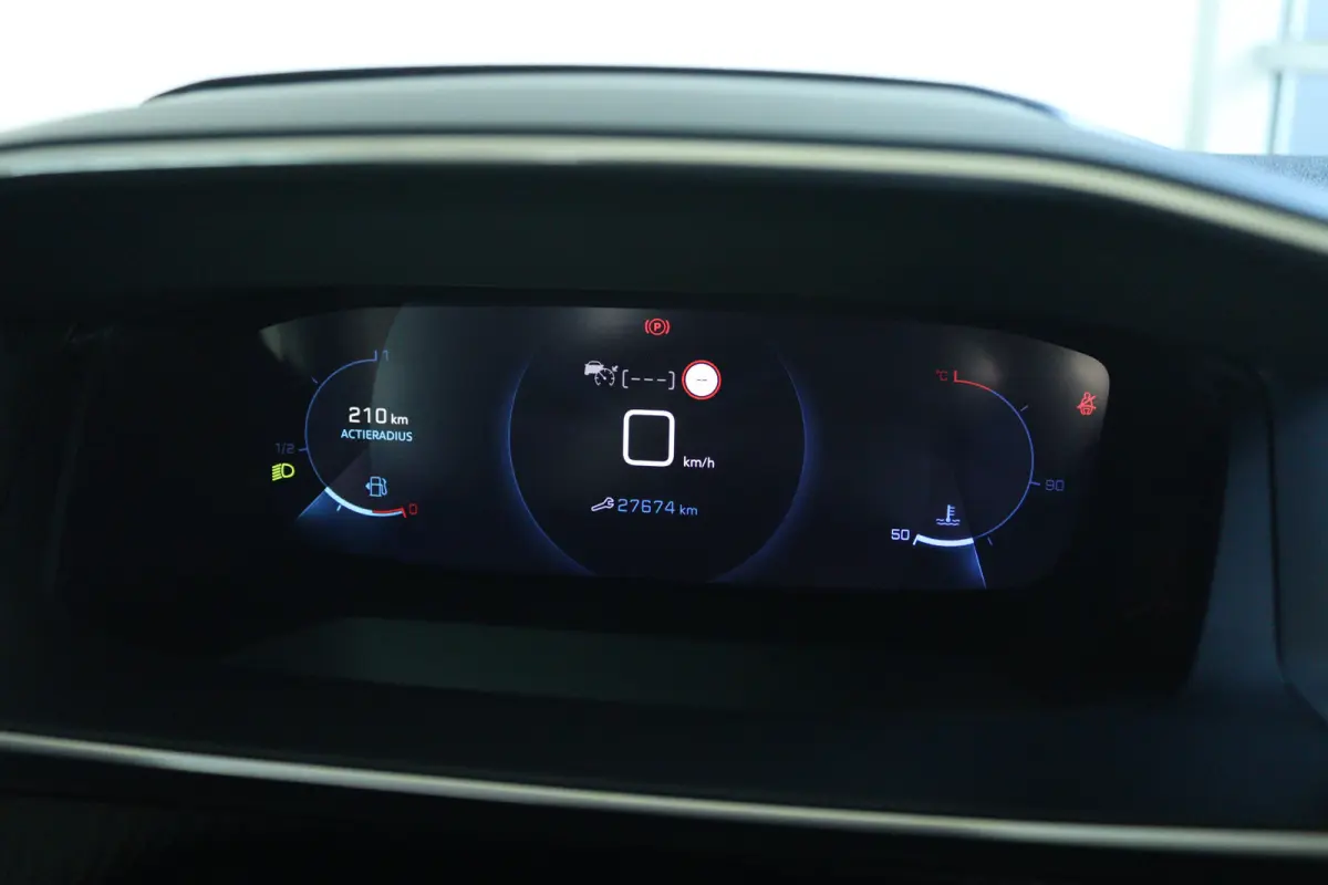 1.2 Turbo Allure Pack | Adapt. Cruise | Stoelverwarming | Carplay | Camera | i-Cockpit | Navigatie | LMV | LED |