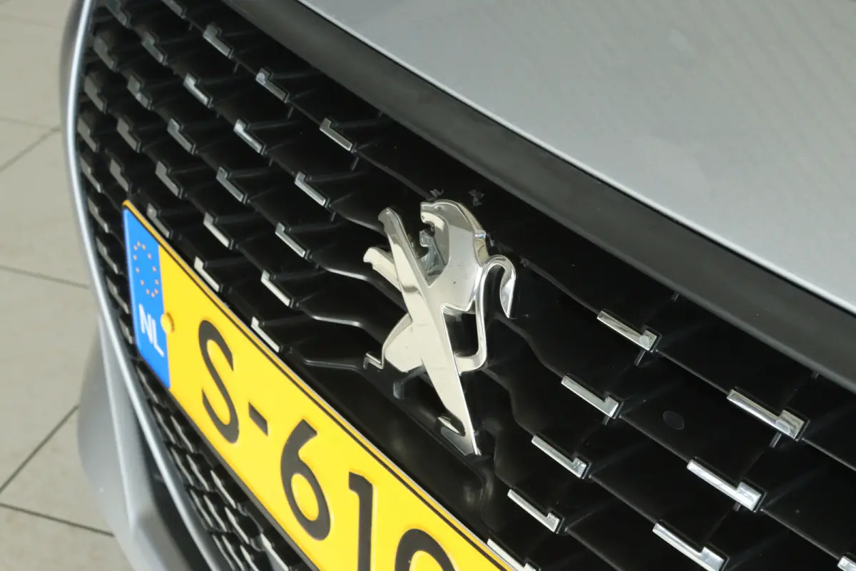 1.2 Turbo Allure Pack | Adapt. Cruise | Stoelverwarming | Carplay | Camera | i-Cockpit | Navigatie | LMV | LED |