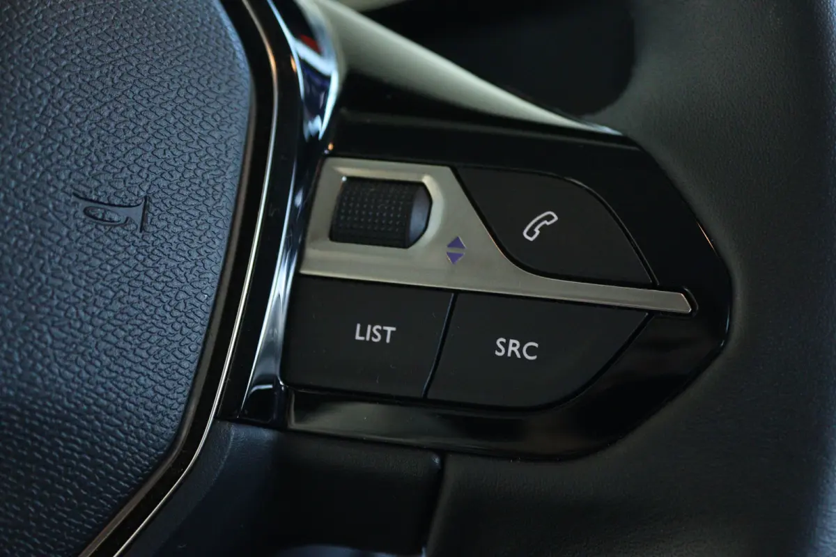 1.2 Turbo Allure Pack | Adapt. Cruise | Stoelverwarming | Carplay | Camera | i-Cockpit | Navigatie | LMV | LED |