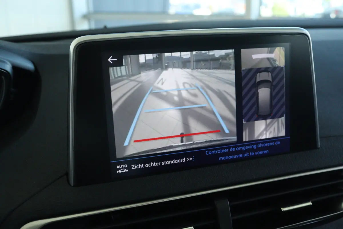 1.2 Turbo Blue Lease Premium | Cruise Control | Trekhaak | Schuifdak | Elektr. Klep | Keyless | 360 Camera | Navigatie | Climate | 19 Inch