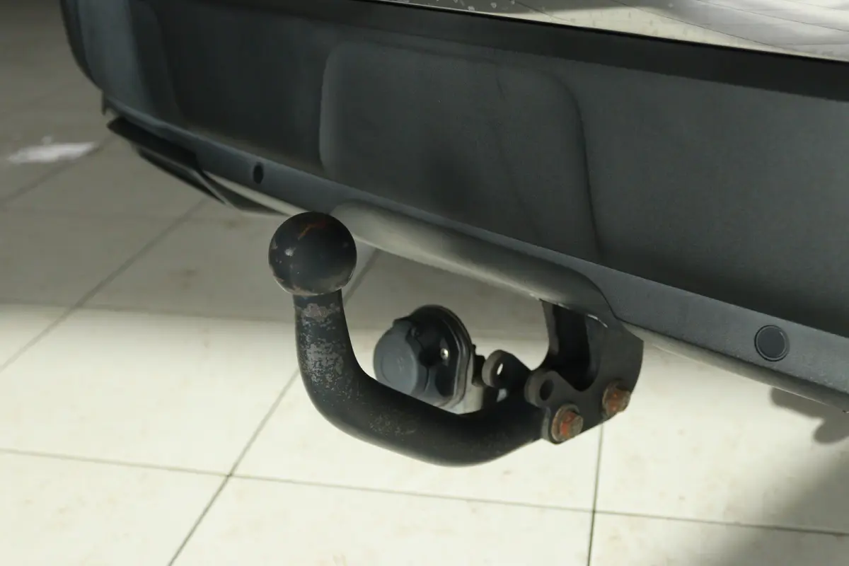 1.2 Turbo Blue Lease Premium | Cruise Control | Trekhaak | Schuifdak | Elektr. Klep | Keyless | 360 Camera | Navigatie | Climate | 19 Inch