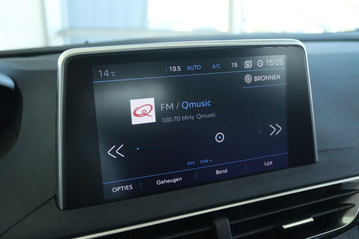 1.2 Turbo Blue Lease Premium | Cruise Control | Trekhaak | Schuifdak | Elektr. Klep | Keyless | 360 Camera | Navigatie | Climate | 19 Inch