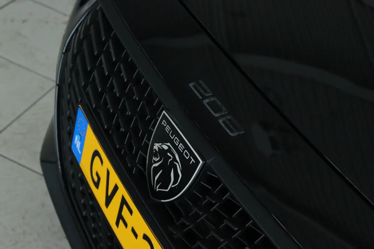 Hybrid 110 e-DCS6 Active | Cruise Control | Carplay | Sensoren | LED | Airco | Elektr. Ramen