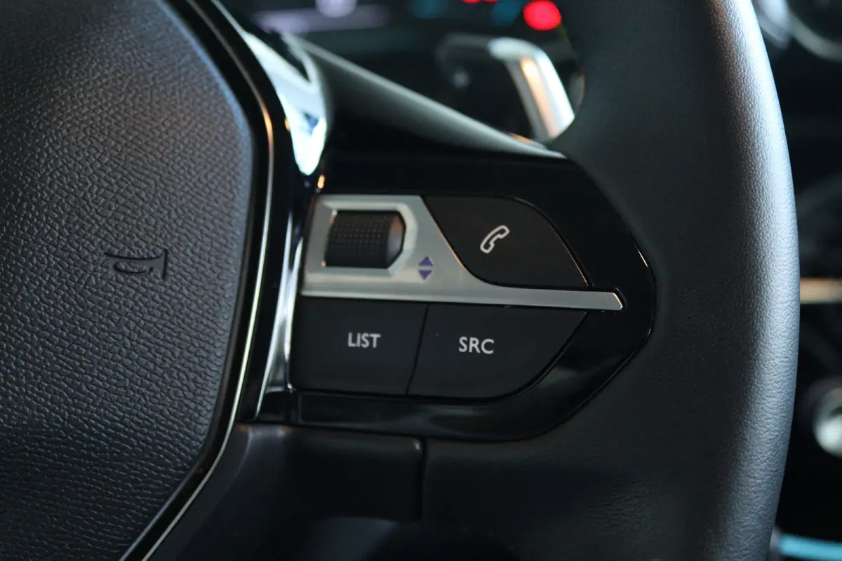 Hybrid 110 e-DCS6 Active | Cruise Control | Carplay | Sensoren | LED | Airco | Elektr. Ramen