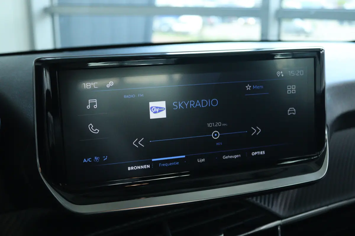 Hybrid 110 e-DCS6 Active | Cruise Control | Carplay | Sensoren | LED | Airco | Elektr. Ramen