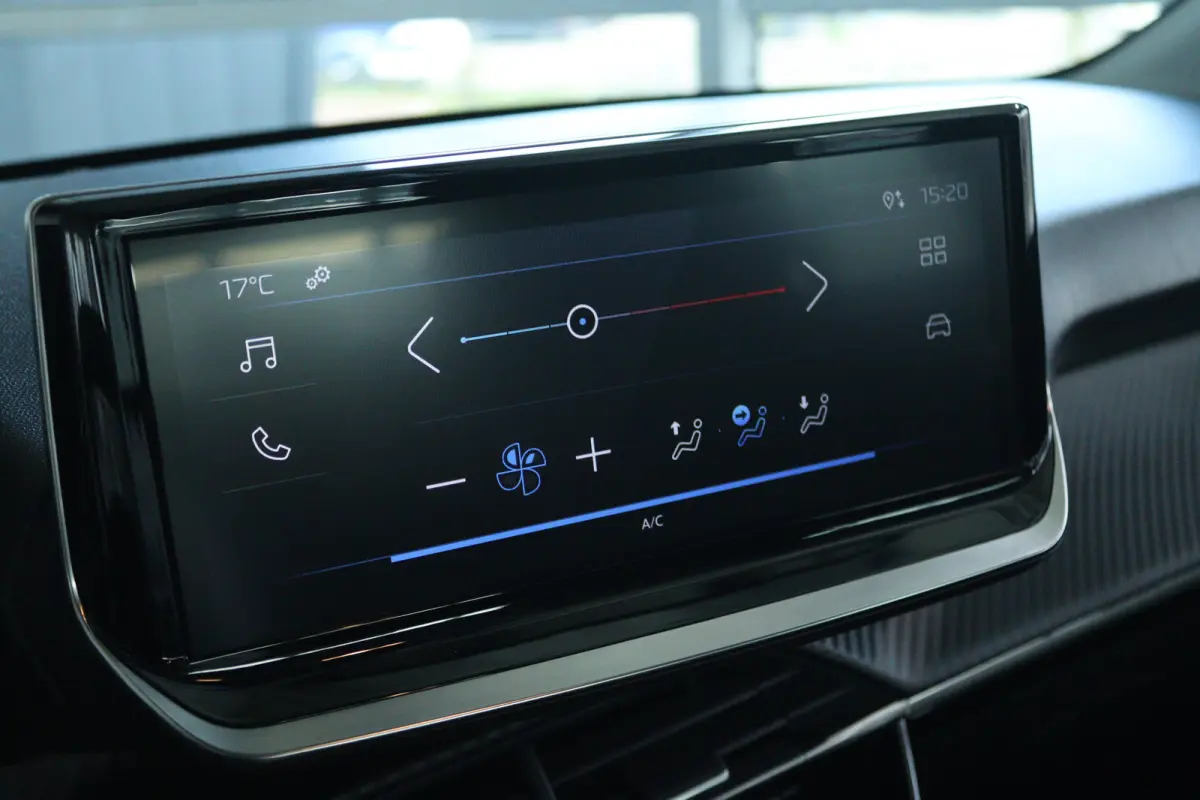 Hybrid 110 e-DCS6 Active | Cruise Control | Carplay | Sensoren | LED | Airco | Elektr. Ramen