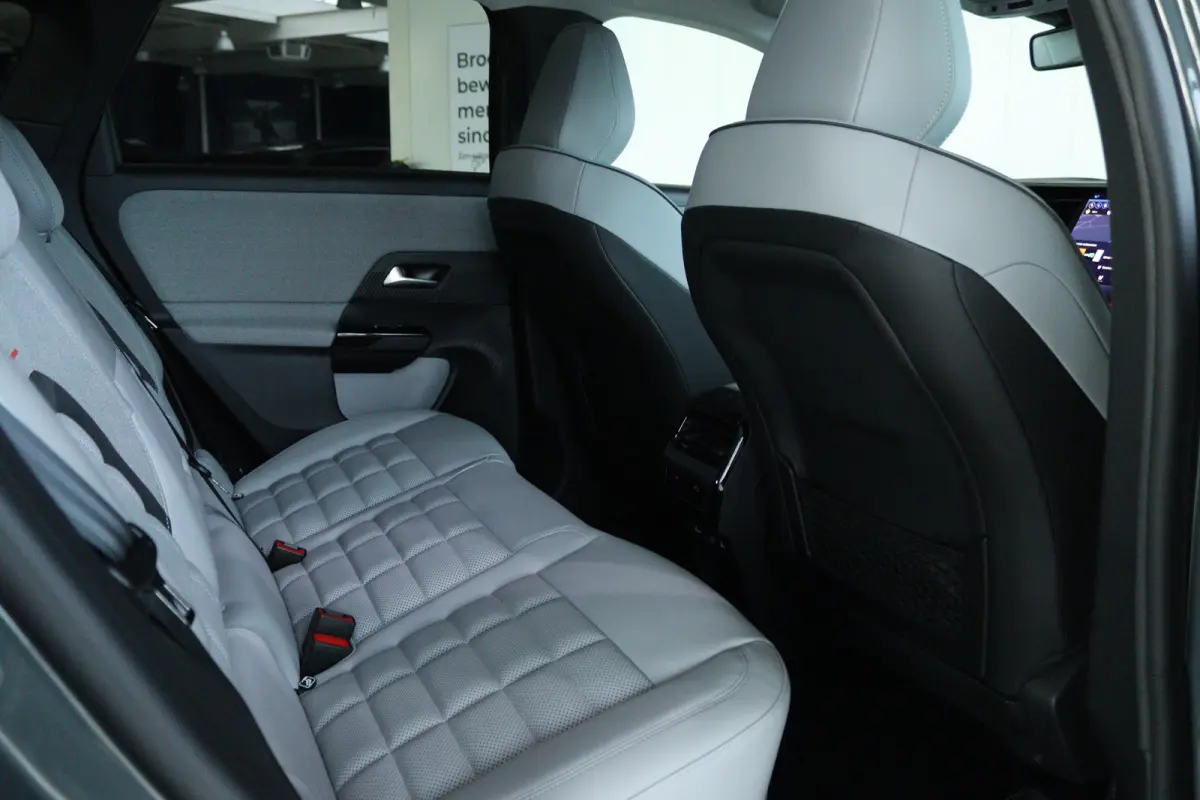 Max Comfort Range 74 kWh 210PK | Adapt. Cruise | Massage | Stoelventilatie | Memory | Matrix | 20 Inch | Elektr. Klep | Head-up | Keyless | Carplay | Climate | Leder