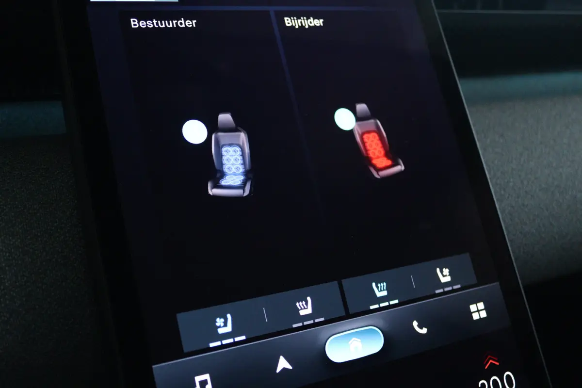 Max Comfort Range 74 kWh 210PK | Adapt. Cruise | Massage | Stoelventilatie | Memory | Matrix | 20 Inch | Elektr. Klep | Head-up | Keyless | Carplay | Climate | Leder