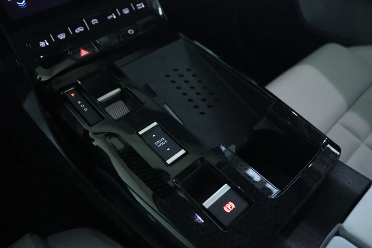 Max Comfort Range 74 kWh 210PK | Adapt. Cruise | Massage | Stoelventilatie | Memory | Matrix | 20 Inch | Elektr. Klep | Head-up | Keyless | Carplay | Climate | Leder