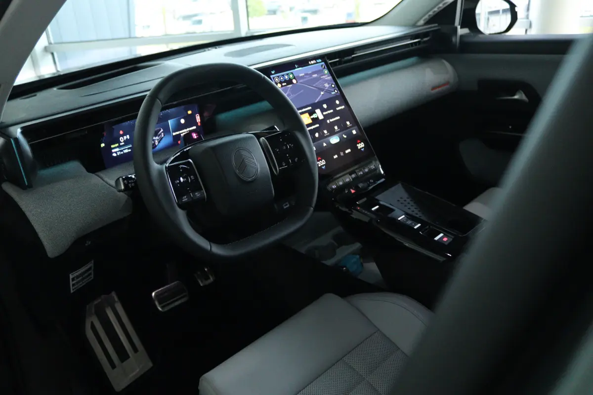 Max Comfort Range 74 kWh 210PK | Adapt. Cruise | Massage | Stoelventilatie | Memory | Matrix | 20 Inch | Elektr. Klep | Head-up | Keyless | Carplay | Climate | Leder