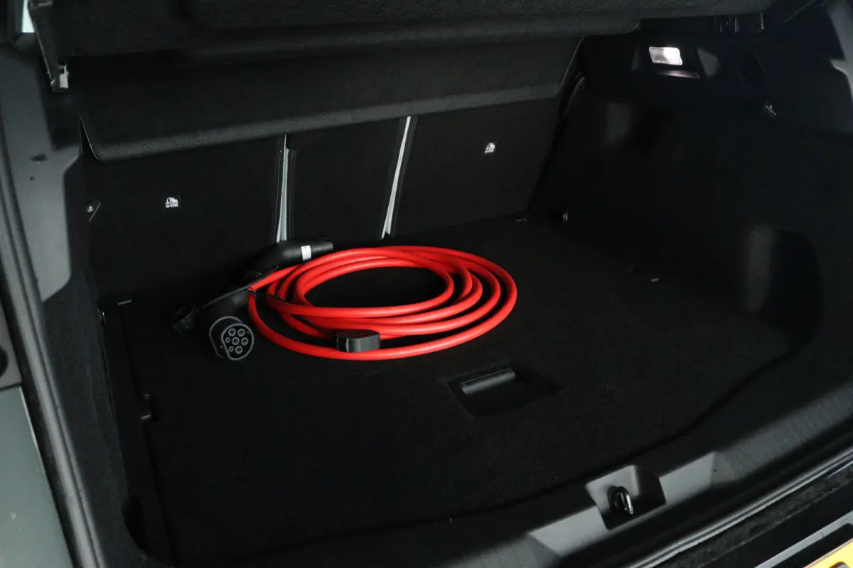 Max Comfort Range 74 kWh 210PK | Adapt. Cruise | Massage | Stoelventilatie | Memory | Matrix | 20 Inch | Elektr. Klep | Head-up | Keyless | Carplay | Climate | Leder