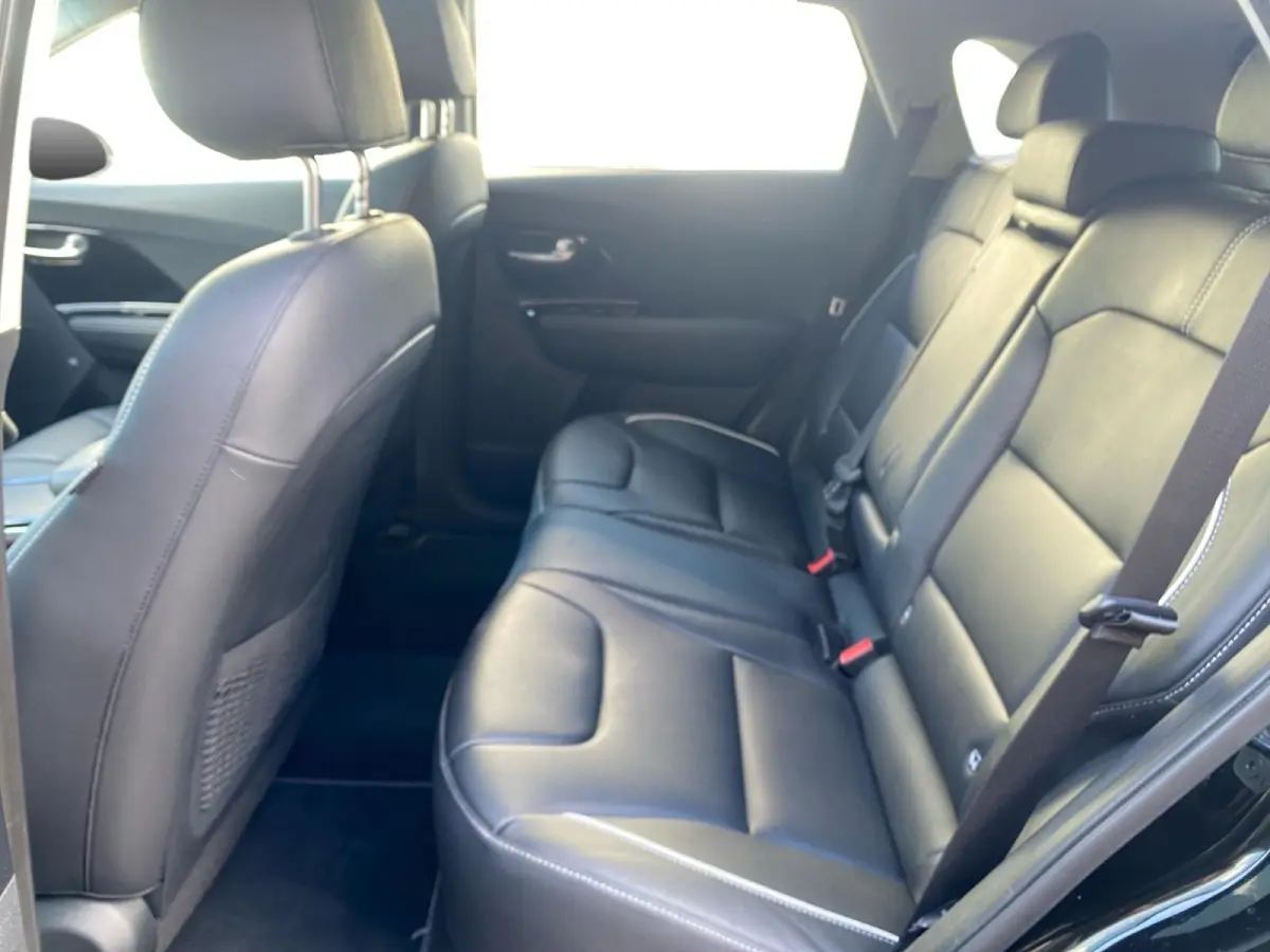 ExecutiveLine 64 kWh | Climate control | Leder | Stoel + stuurverwarming en ventilatie | Schuif/kanteldak | Navigatie | 17 inch LM-velgen | Keyless | SOH 97% |