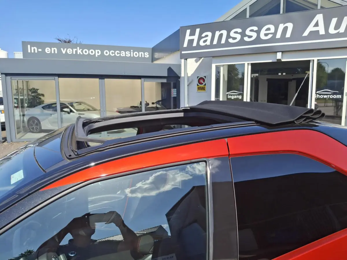 1.0 VVT-i MT Premium Leder Opendak Cabrio