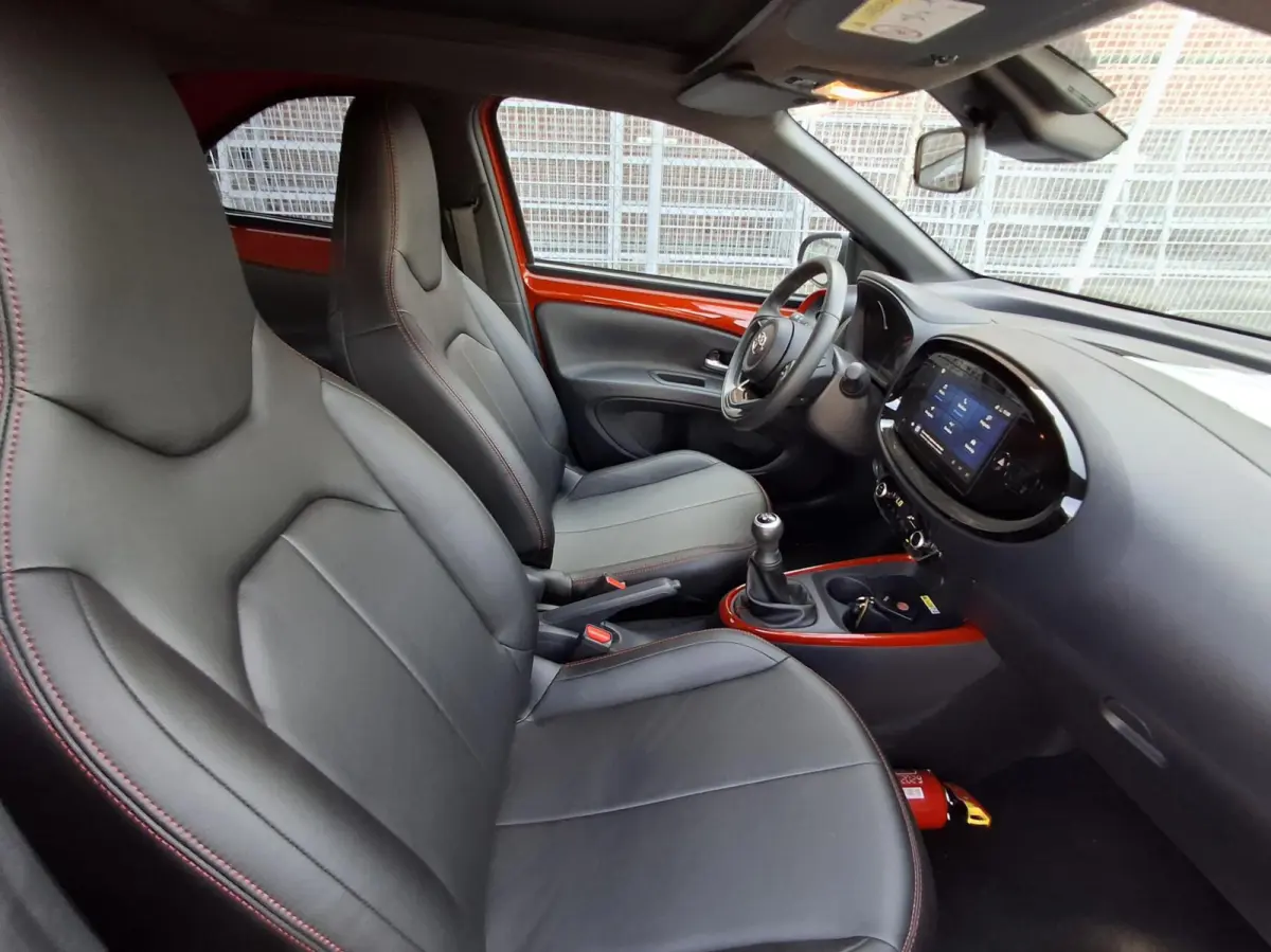 1.0 VVT-i MT Premium Leder Opendak Cabrio
